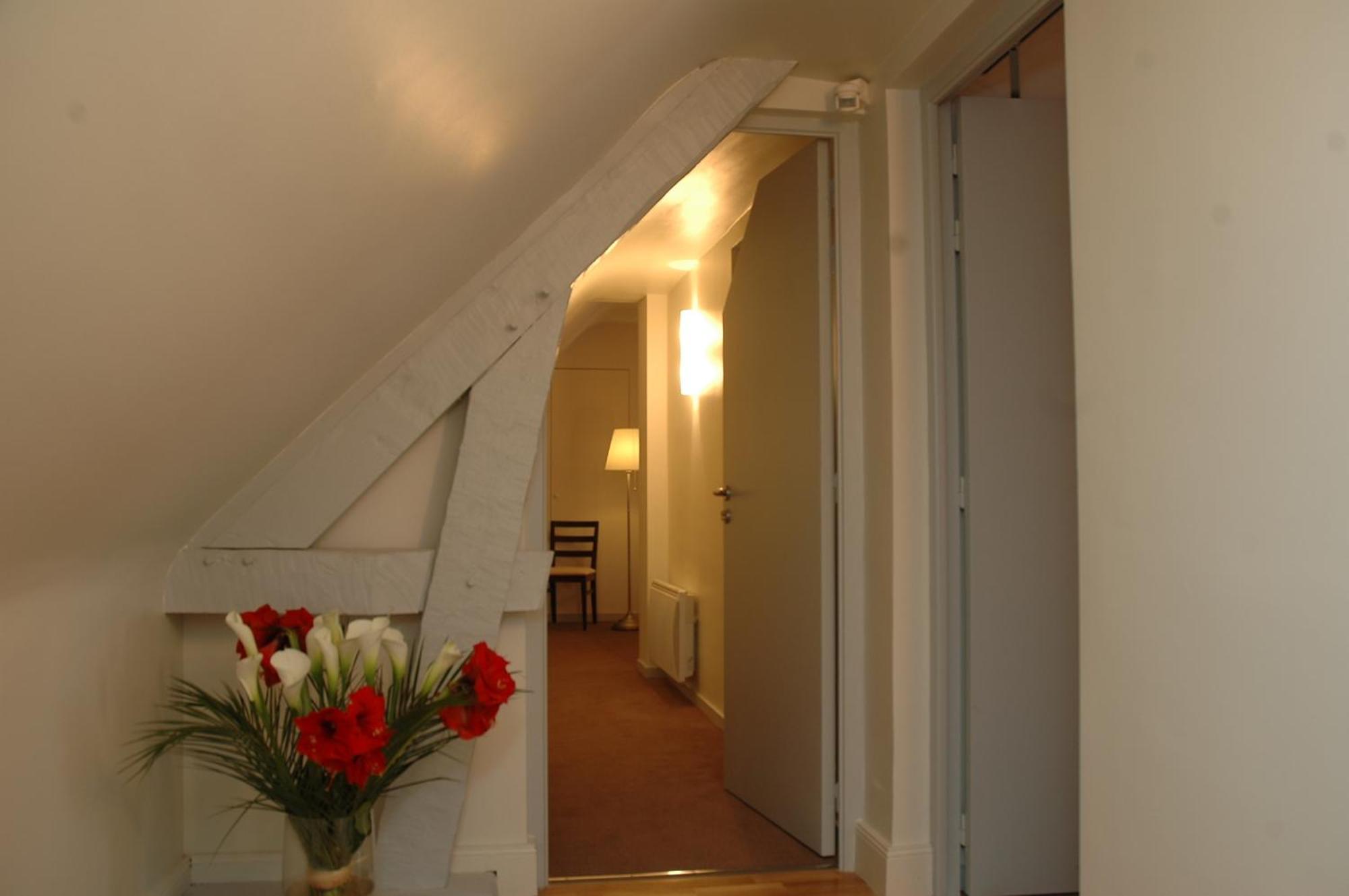 Logis Hotel La Croix Blanche Fontevraud Eksteriør bilde