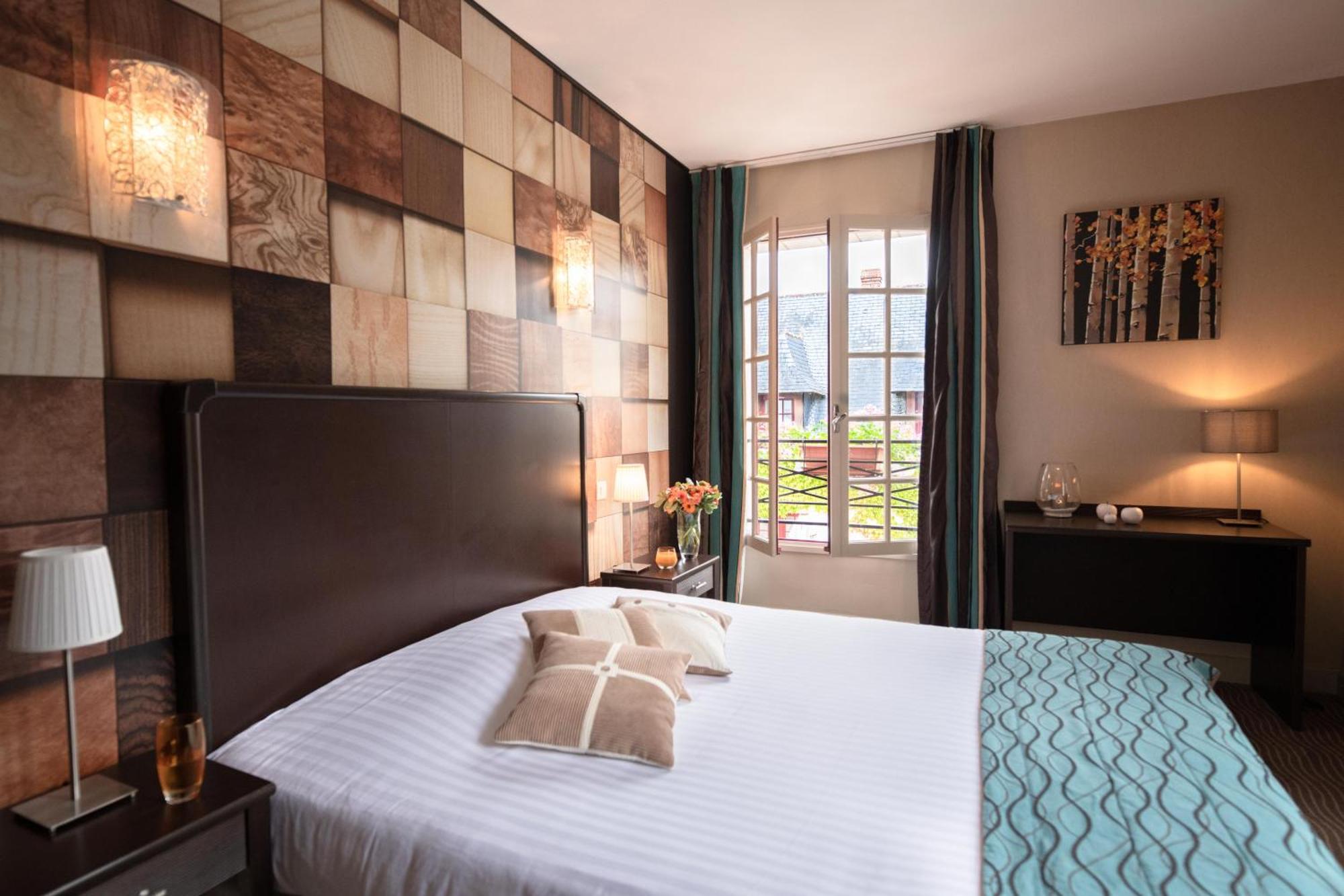 Logis Hotel La Croix Blanche Fontevraud Eksteriør bilde