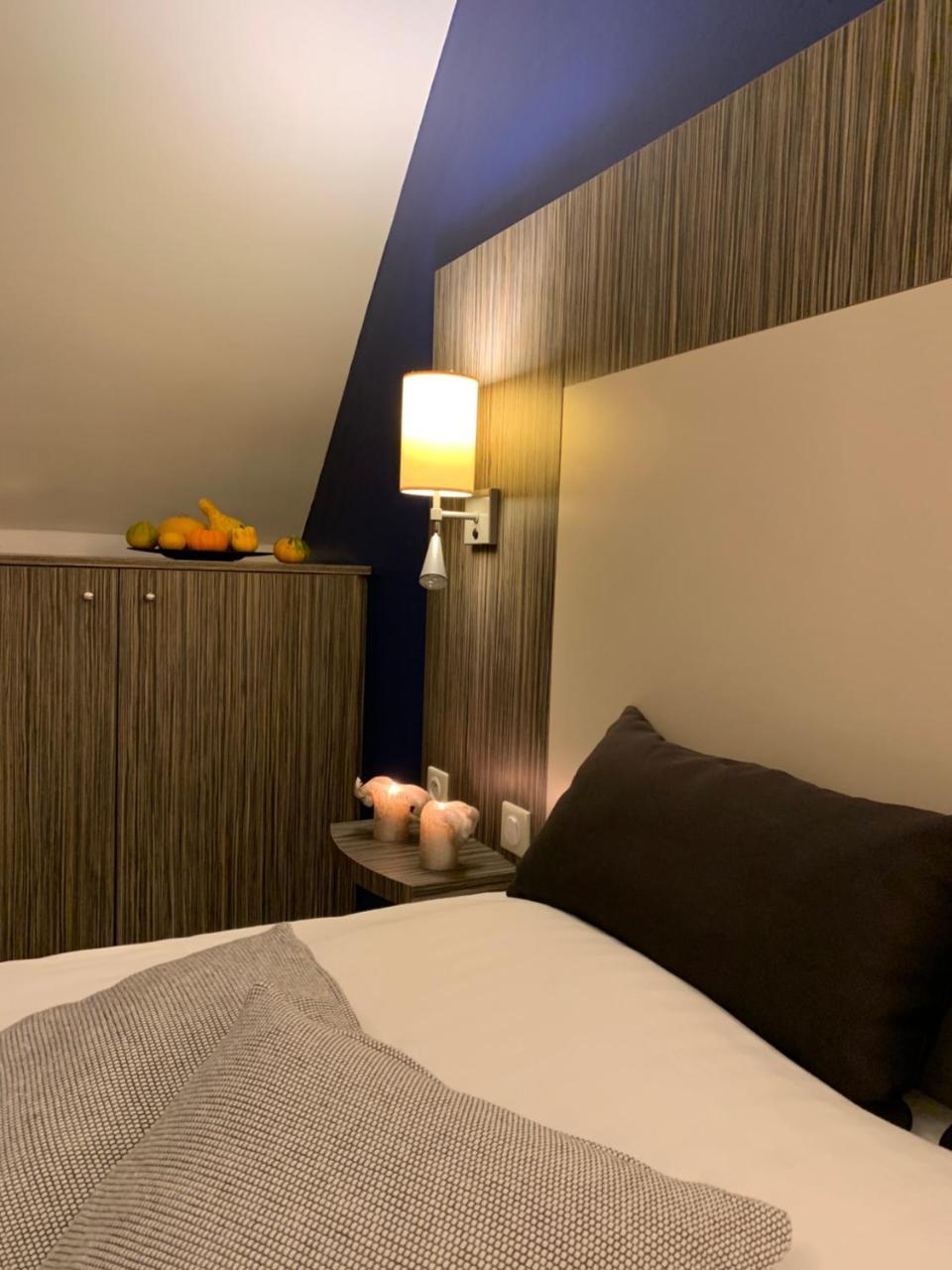 Logis Hotel La Croix Blanche Fontevraud Eksteriør bilde