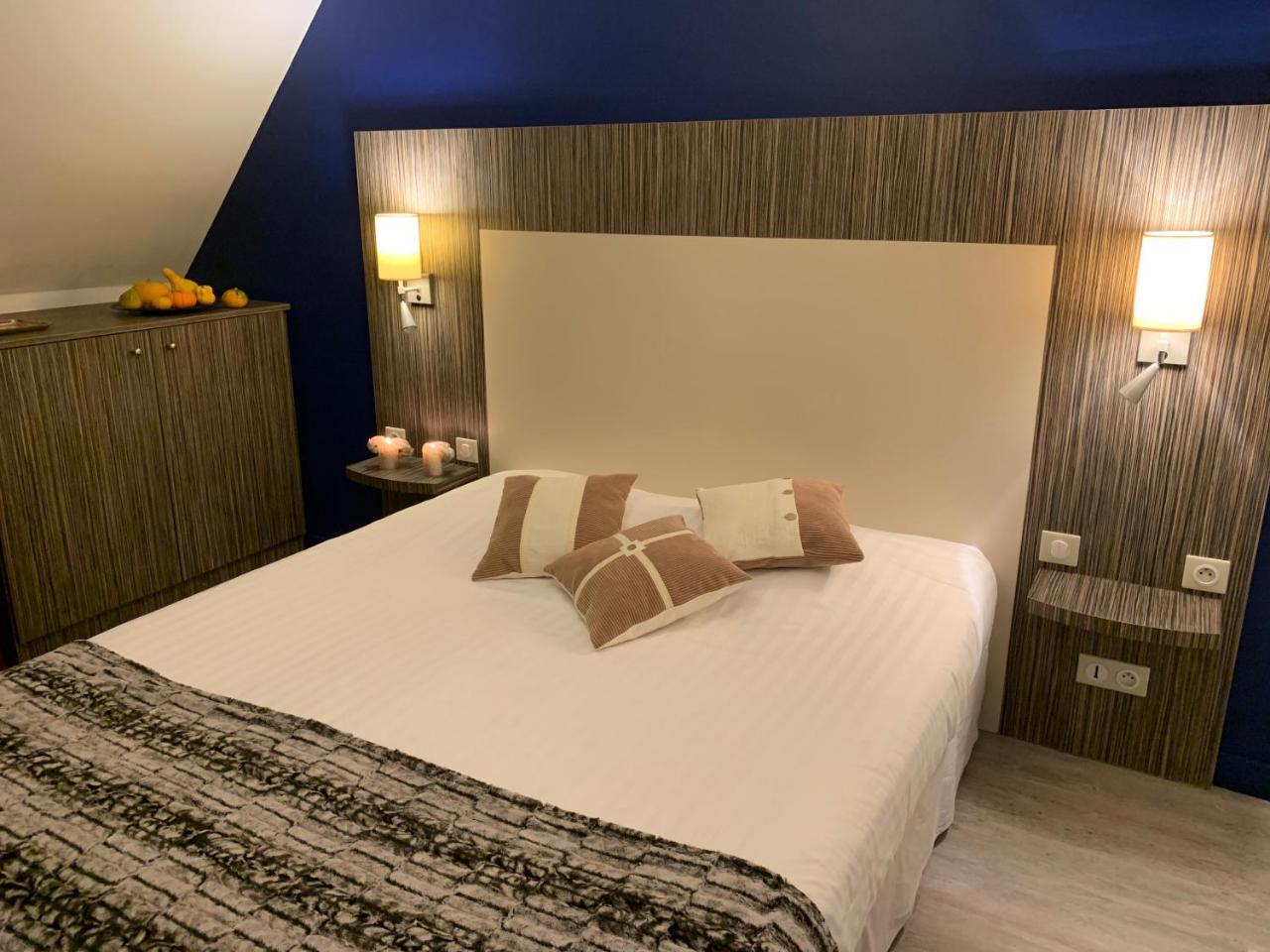 Logis Hotel La Croix Blanche Fontevraud Eksteriør bilde